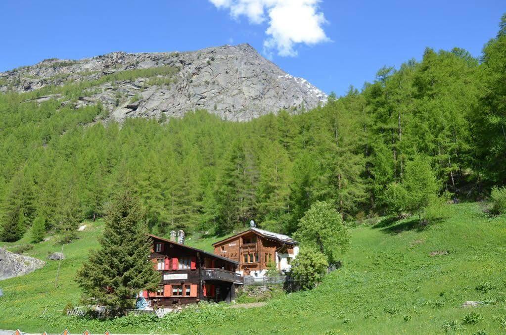 Haus Alpenperle Apartman Saas-Almagell Kültér fotó