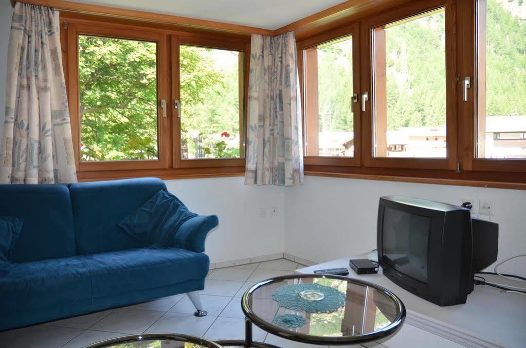 Haus Alpenperle Apartman Saas-Almagell Kültér fotó
